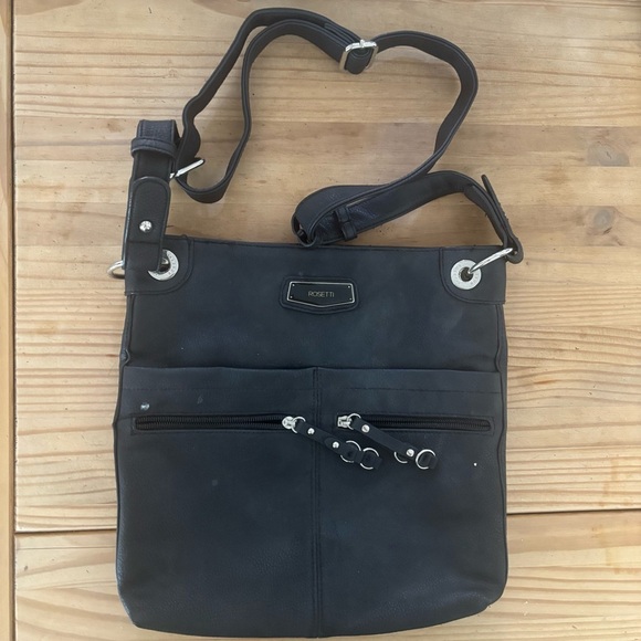 Rosetti Black Crossbody Bag with Adjustable Strap and Casual Design - Picture 7 of 11